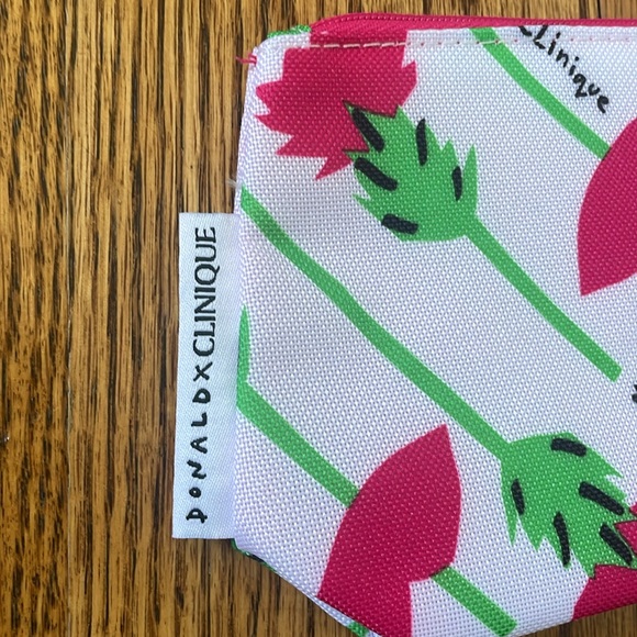 Clinique x Donald Cosmetic Beauty Bags, Set of 2, NWOT - Picture 2 of 4